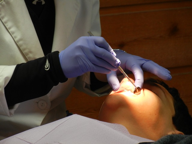 Zahnarztuntersuchung - apotheken-wissen.de
