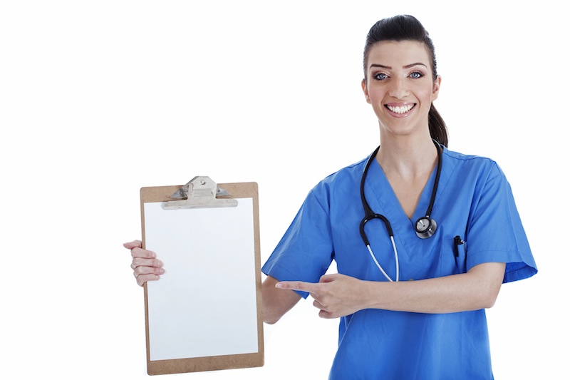 Portrait Krankenschwester mit Clipboard