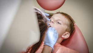 Zahnzusatzversicherung für Kinder - apotheken-wissen.de