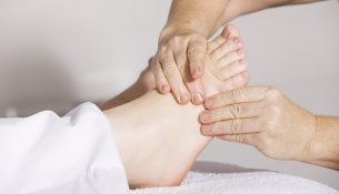 Physiotherapie für die Füße - apotheken-wissen.de