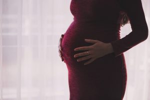 Genetische Beratung kann beim Schwangerschaftswunsch helfen.